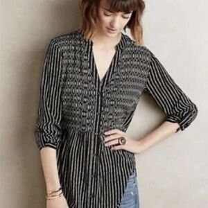 Maeve Anthropology Boho Tunic button up Rayon Top Size 8 medium black and white